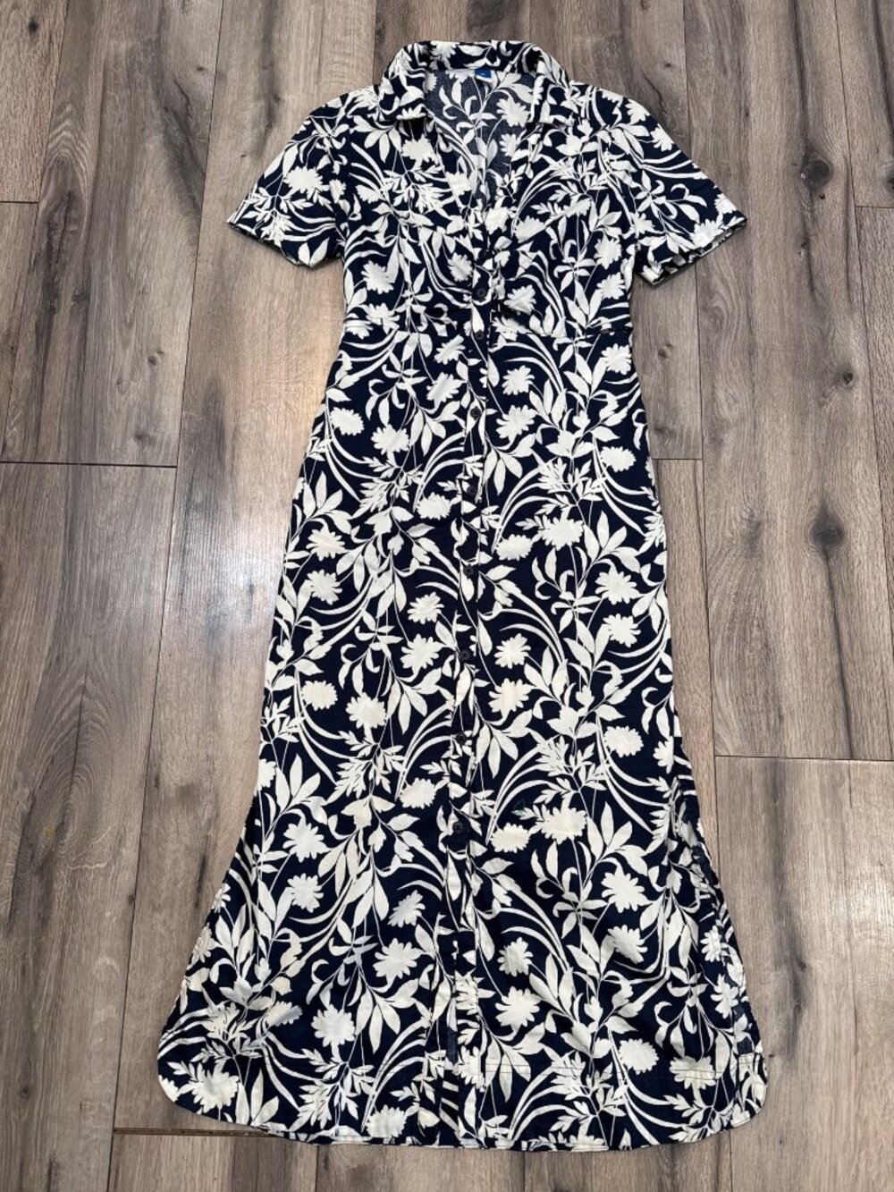 Old Navy XS Navy & White Floral Cut Out Button-Up Maxi Dress